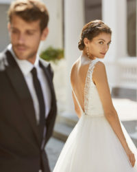 minimaalistické svatební šaty